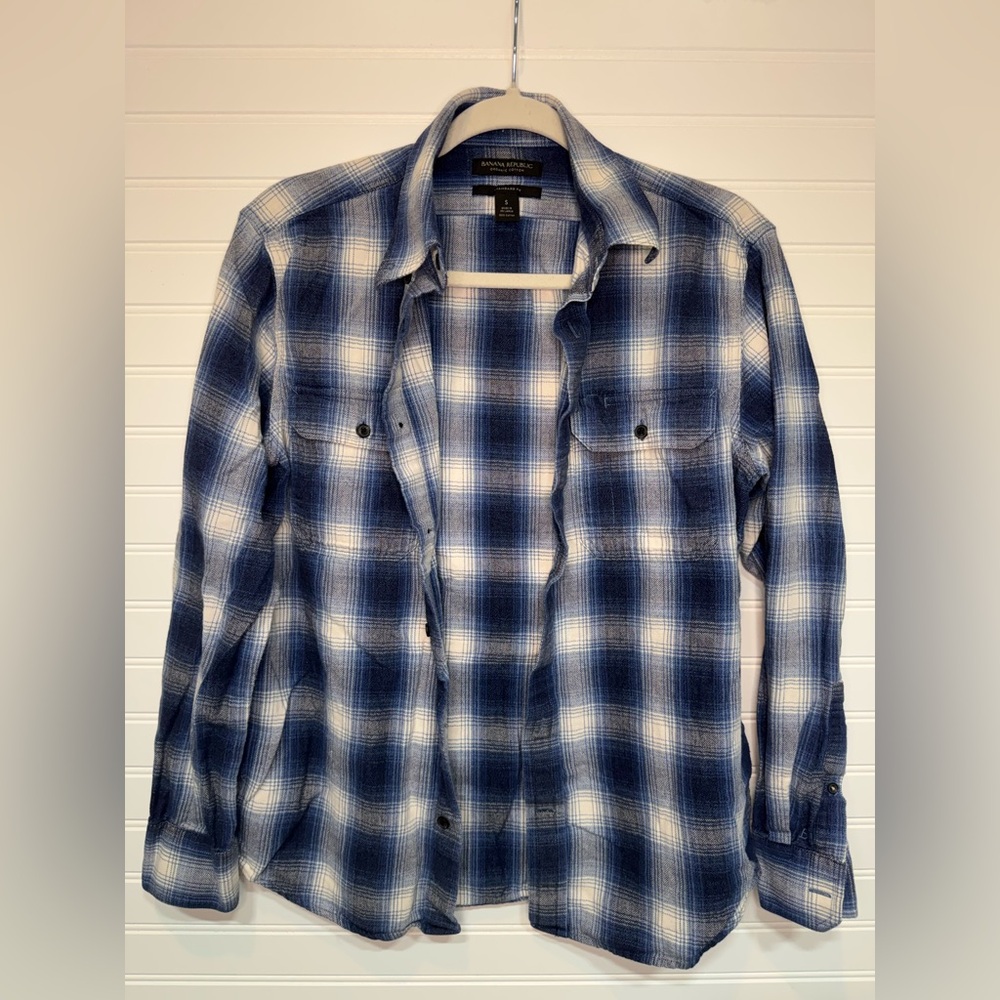 Banana Republic Blue and White Plaid Men's Shirt